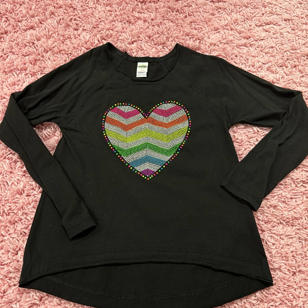 Super cute Kio kids, rainbow heart, long sleeve T-shirt. Excellent condition.